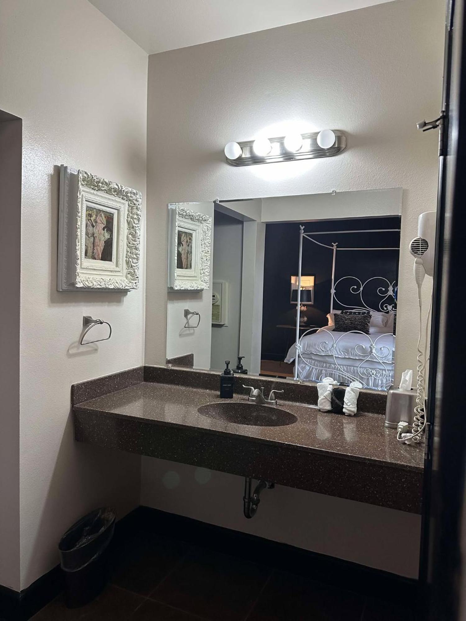 The Alcalde Hotel Gonzales ภายนอก รูปภาพ